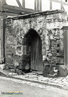 Torbogen von der Burg Stein an der alten Post