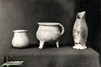 Rekonstruierte Vasen und Gefäße von der Burg Stein