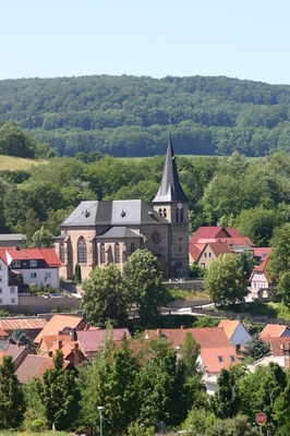 Pfarrkirche vom neuen Schafhof aus gesehen