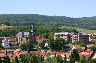 Pfarrkirche und Krankenhaus vom Schafhof aus gesehen